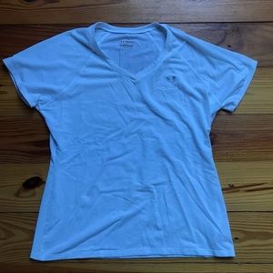 Under Armour White V-Neck Short Sleeve Tee, EUC, L